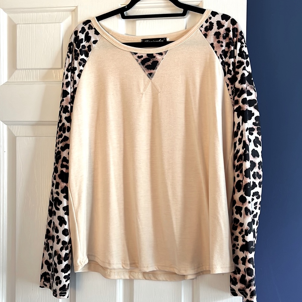 Cream long sleeve top leopard print arms